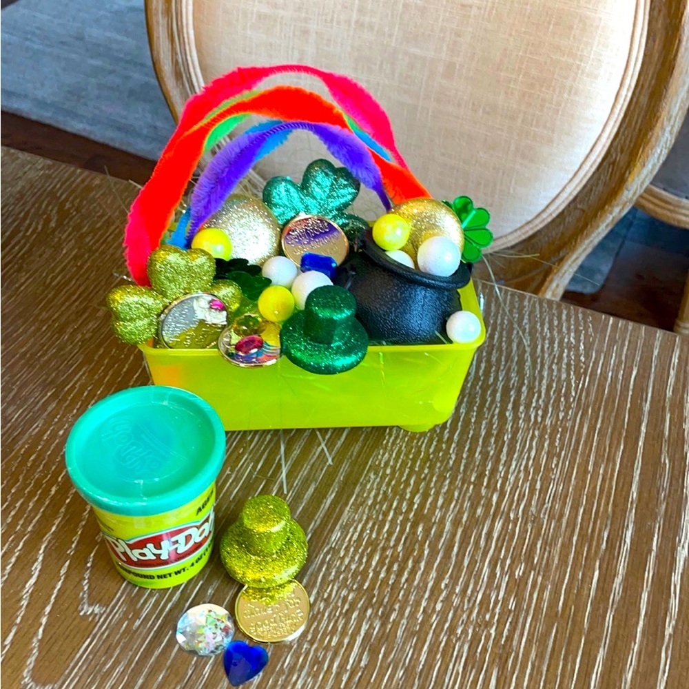 New St. Patricks Day Playdoh sensory Kit.